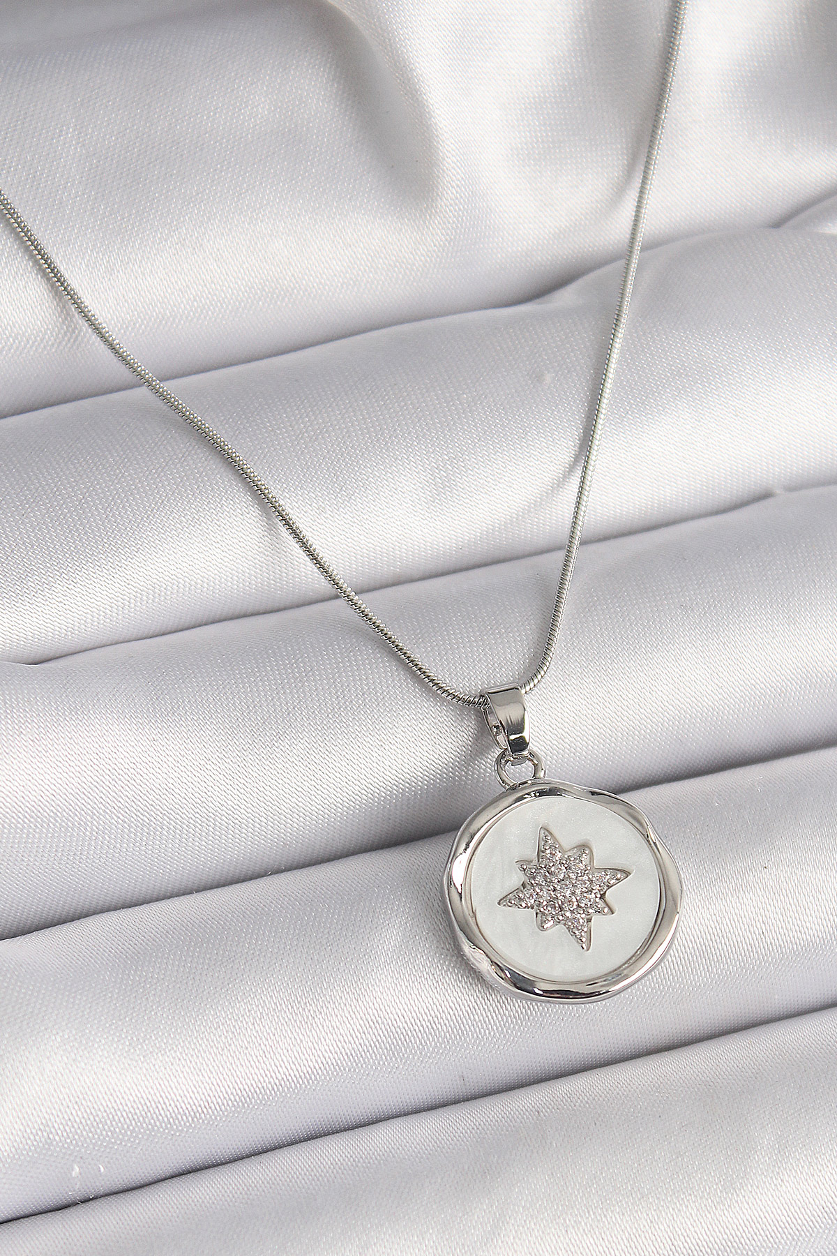 316L Çelik Gümüş Renk Zincir Beyaz Sedefli Zirkon Taşlı Yıldız İşleme Model Kadın Kolye BKO9635