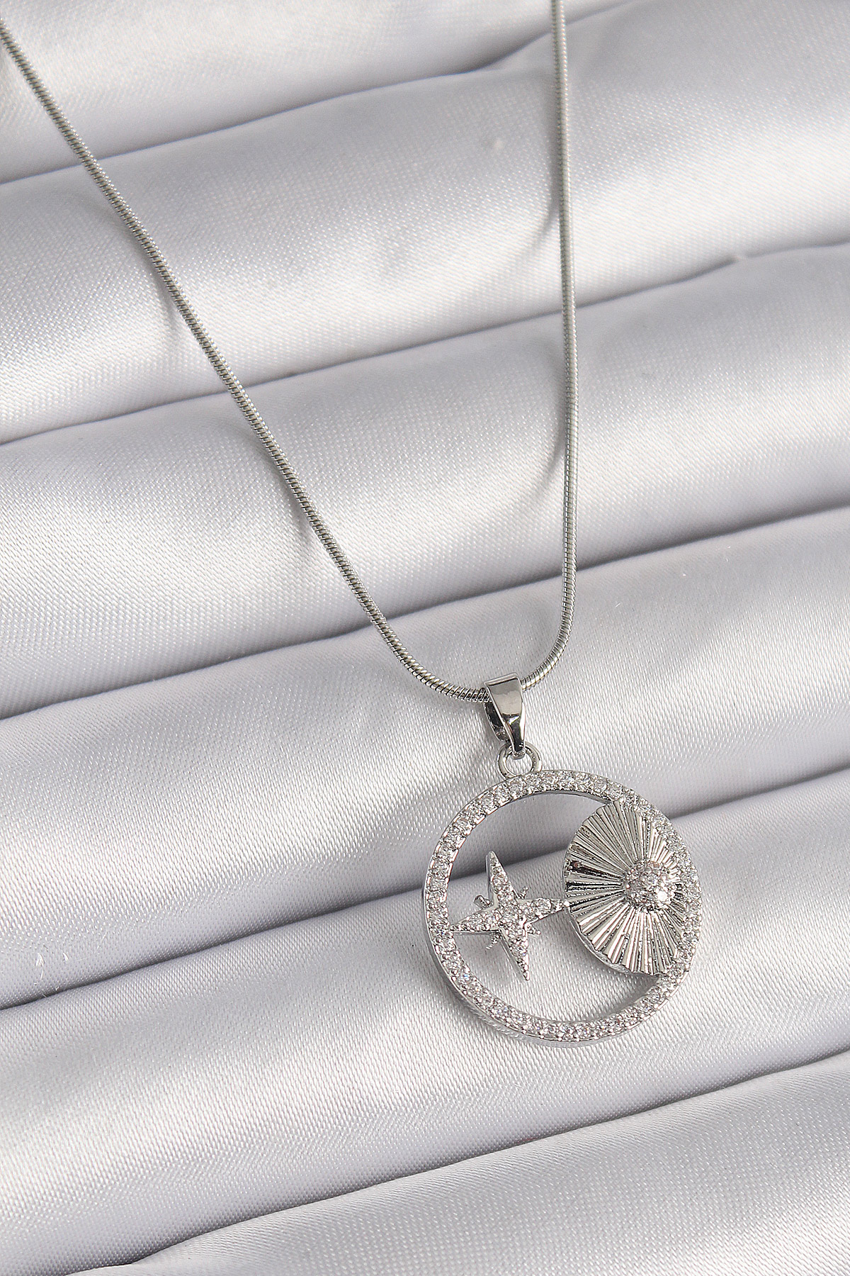 316L Çelik Gümüş Renk Zincir Zirkon Taşlı Yıldız Madalyon Model Kadın Kolye BKO9637