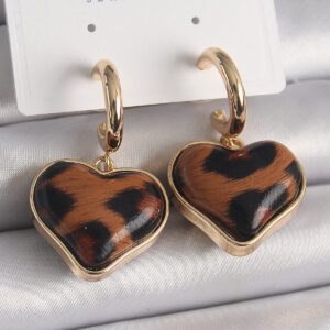 Pirinç Gold Renk 3D Kalp Leopar Desen Model Kadın Küpe BKP9875