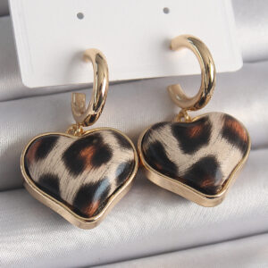 Pirinç Gold Renk 3D Kalp Leopar Model Kadın Küpe BKP9876