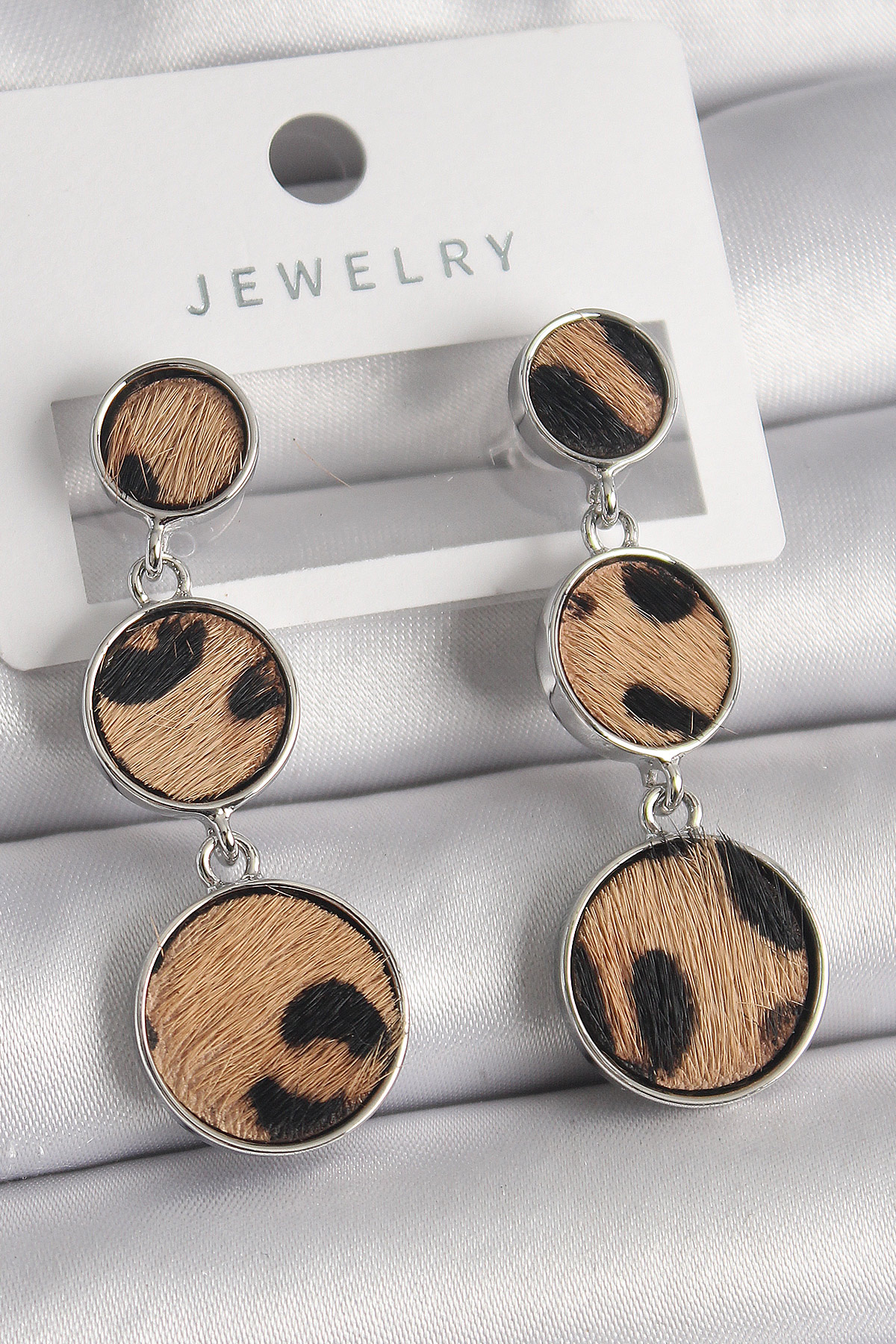 Pirinç Gümüş Renk 3'Lü Daire Plaka Leopar Desenli Kadın Küpe BKP9892