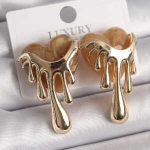 Pirinç Gold Renk Krem Sedefli Akan Kalp Model Kadın Küpe BKP9895