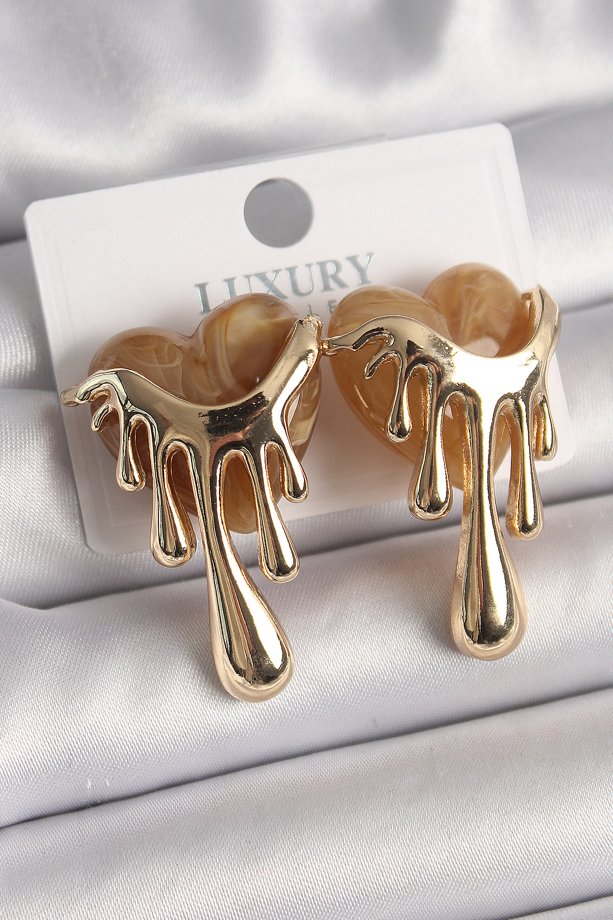 Pirinç Gold Renk Krem Sedefli Akan Kalp Model Kadın Küpe BKP9895