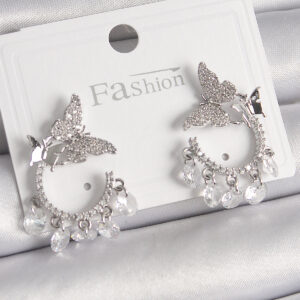 Pirinç Gümüş Renk Zirkon Taşlı Sallantı Detay Kelebek Model Kadın Küpe BKP9902