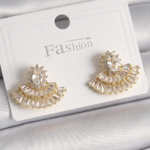 Pirinç Gold Renk Zirkon Taşlı Yelpaze Model Kadın Küpe BKP9915