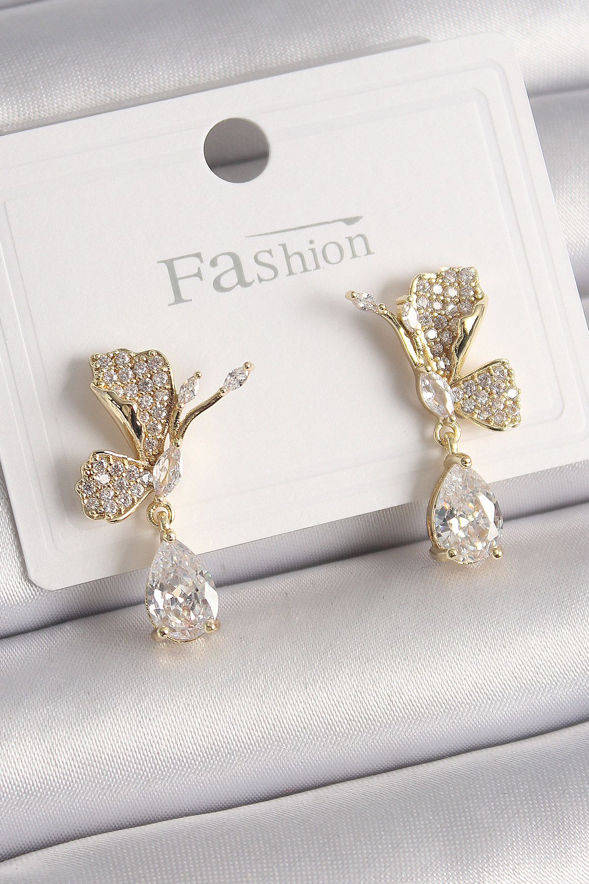 Pirinç Gold Renk Zirkon Taşlı Turna Kuşu Model Sallantı Detay Kadın Küpe BKP9919