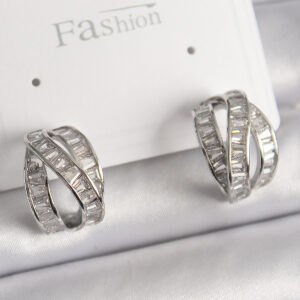 Pirinç Gümüş Renk Zirkon Taşlı Düğüm Halka Model Kadın Küpe BKP9944