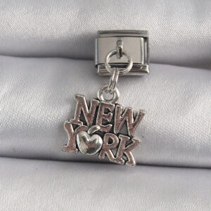 316L Çelik Gümüş Renk Sallantı New York Yazı Model Nomination Charm BC1120