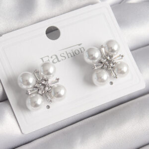 Pirinç Gümüş Renk Zirkon Taşlı İncili Kadın Küpe BKP9948