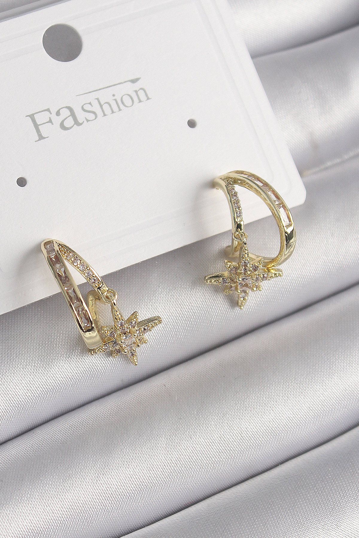 Pirinç Gold Renk Zirkon Taşlı Halka Model Yıldız Detay Kadın Küpe BKP9989