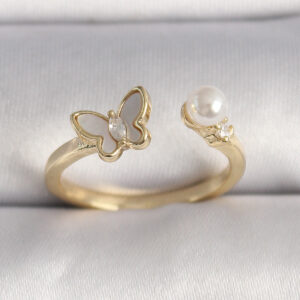 Pirinç Gold Renk Zirkon Taş Detaylı Beyaz Mineli Kelebek Model İnci Detay Ayarlanabilir Yüzük BYK3523