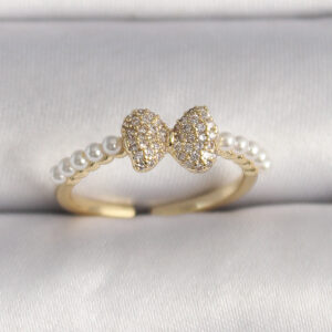 Pirinç Gold Renk Zirkon Taşlı Fiyonk İnci Detay Ayarlanabilir Yüzük BYK3525