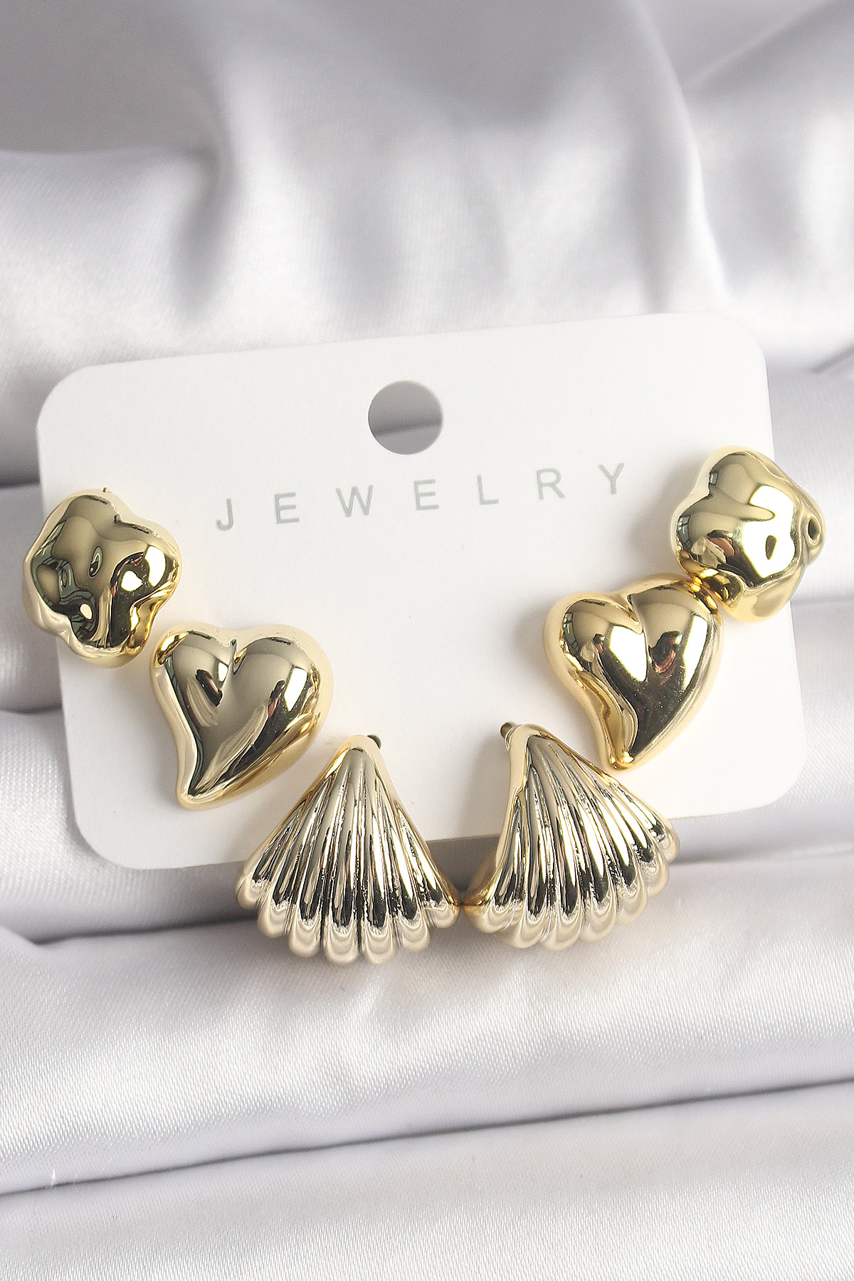 Gold Renk Yonca Kalp Deniz Kabuğu Figür CCB Kadın Küpe Seti BKP10022