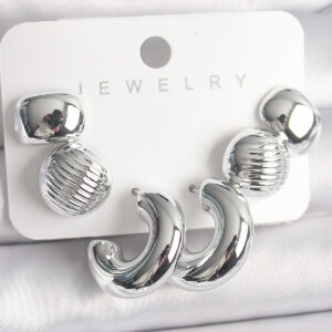 Gümüş Renk İşlemeli Daire Halka Model CCB Platik Kadın Küpe Seti BKP10025