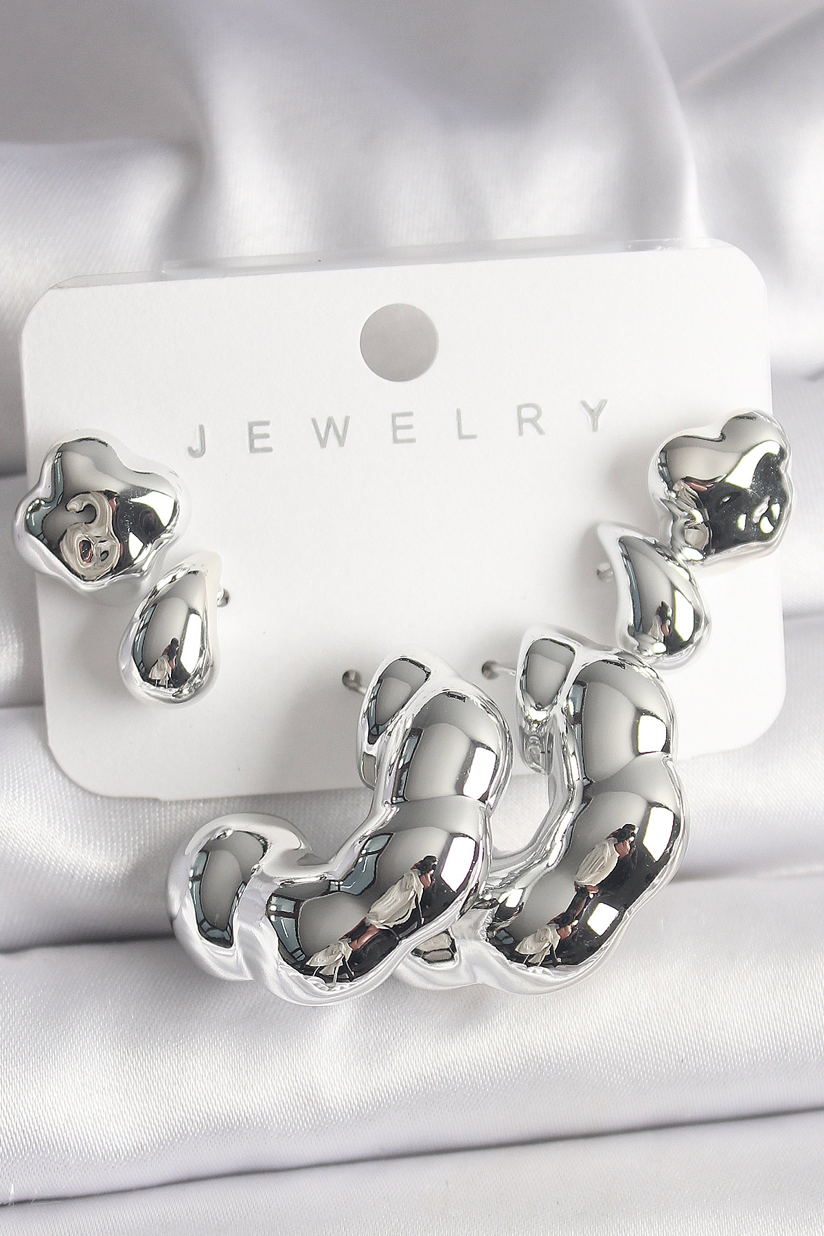 Gümüş Renk Yonca Damla Halka Model CCB Plastik Kadın Küpe Seti BKP10027