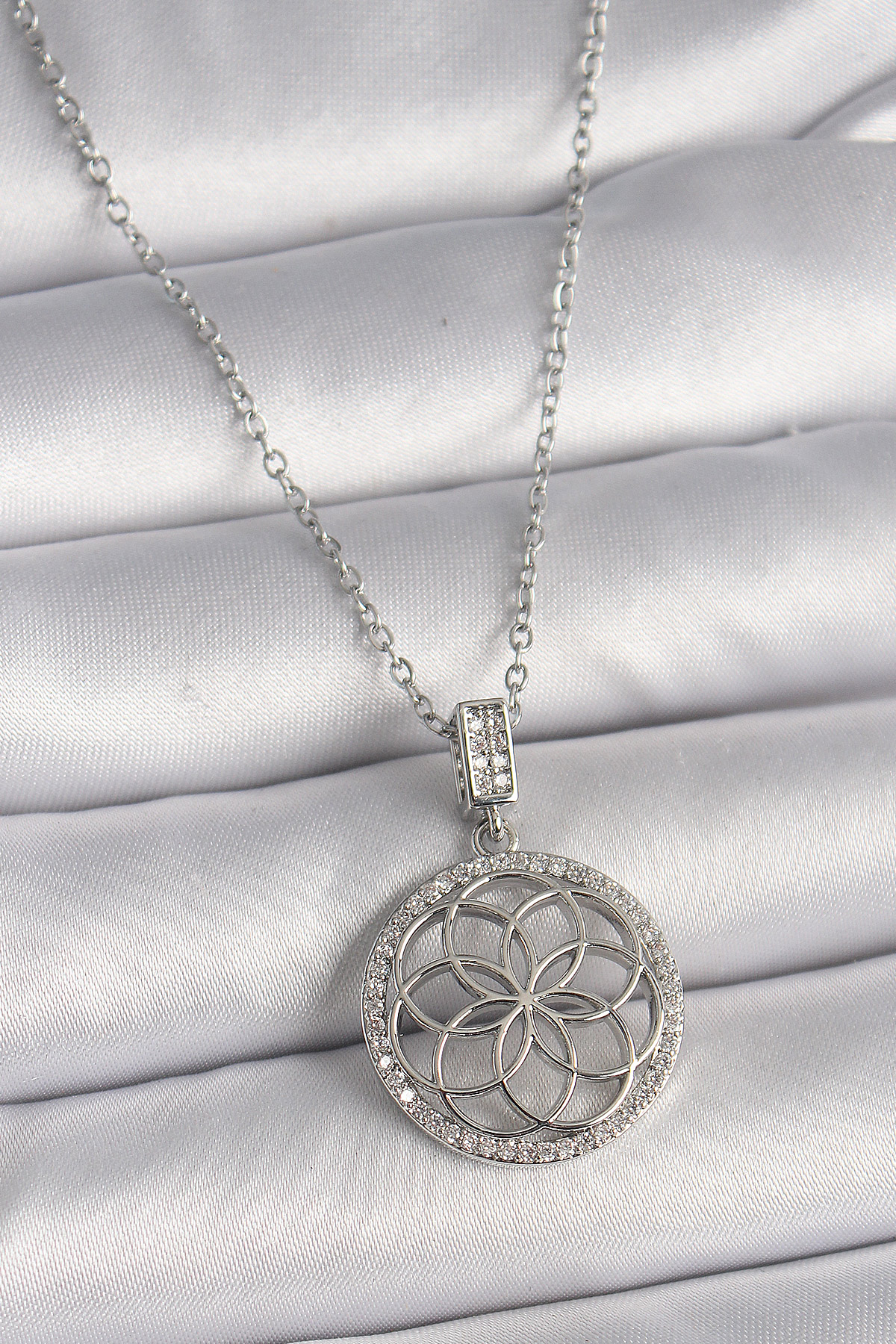 316L Çelik Gümüş Renk Zincir Zirkon Taşlı Lotus Model Kadın Kolye BKO9731