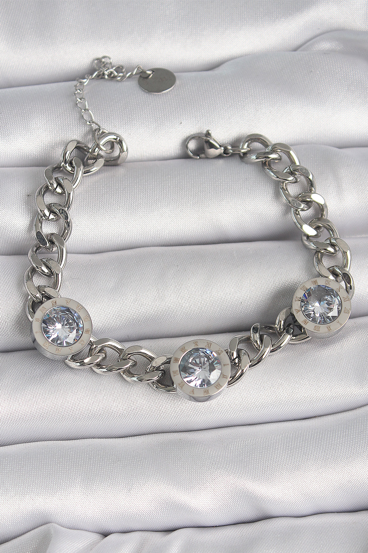 316L Çelik Gümüş Renk Zincir Model Zirkon Taşlı İşleme Detaylı Kadın Bileklik BB6651