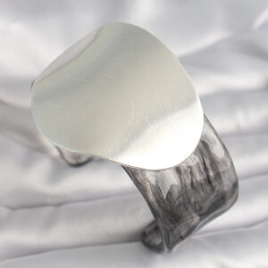 Siyah Mermer Desen Akrilik Pilastik Gümüş Plaka Model Vintage Kadın Bilezik BB6669