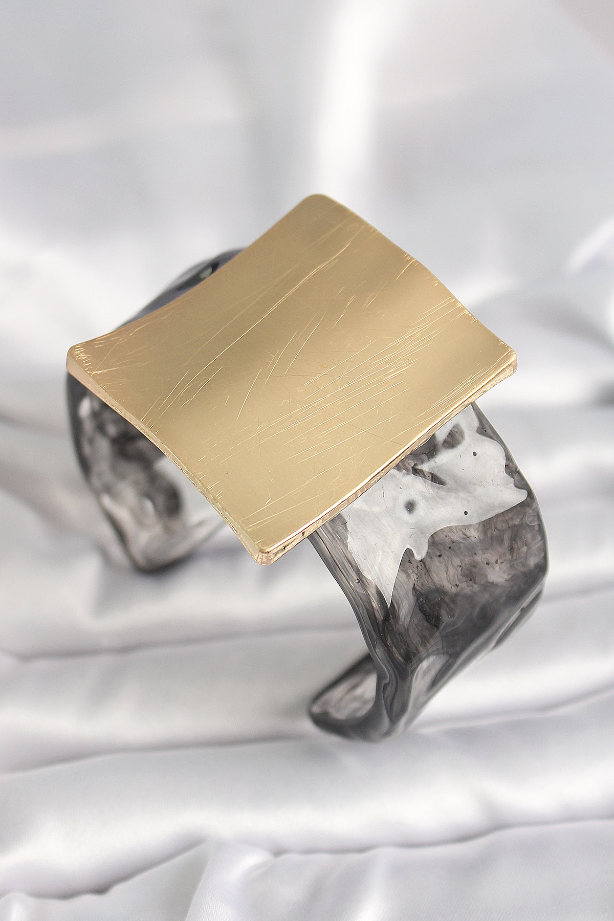 Siyah Mermer Desen Akrilik Plastik Gold Kare Plaka Model Vintage Kadın Bilezik BB6681