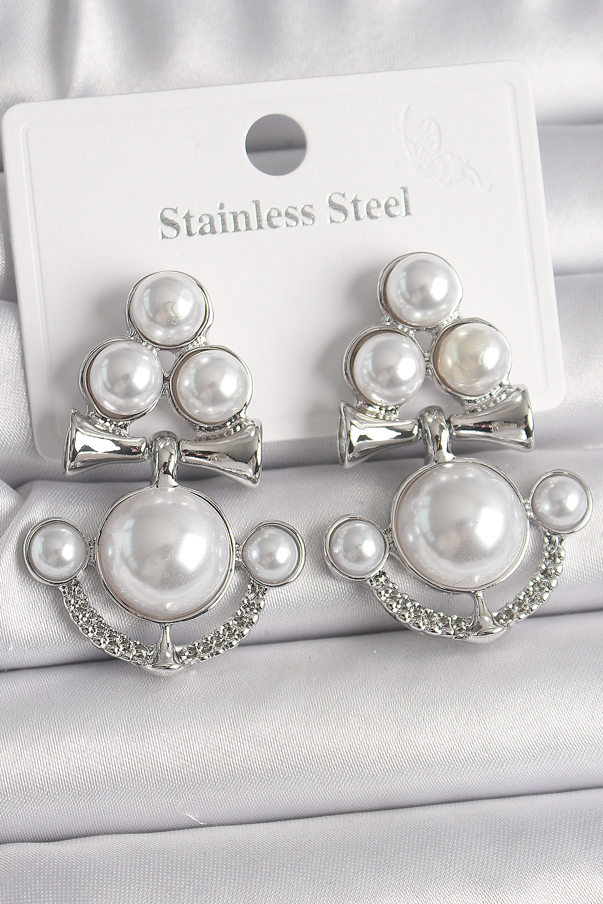 Pirinç Gümüş Renk Sallantı İncili Çapa Model Kadın Küpe BKP10086