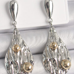 Pirinç Gümüş Renk Sallantı Damla Model Gold Topçuk Detay Kadın Küpe BKP10088