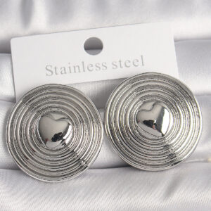 Pirinç Gümüş Renk Kalp İşlemeli Daire Plaka Model Kadın Küpe BKP10154