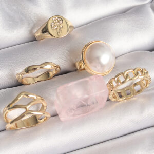 Pirinç Gold Renk Daire 3D İncili Figür Zincir Model Gül İşleme Detaylı 6'Lı Kadın Yüzük Seti BYK3625