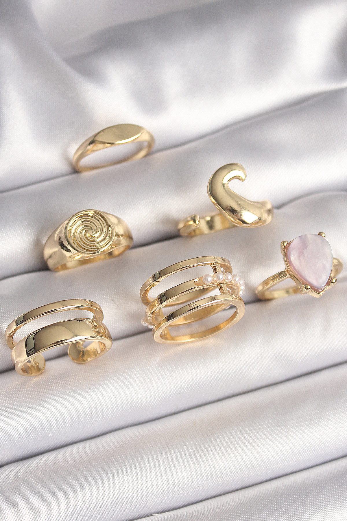 Pirinç Gold Renk Pembe Damla Mineli Sarmal İşleme Detaylı 6'Lı Kadın Yüzük Seti BYK3628