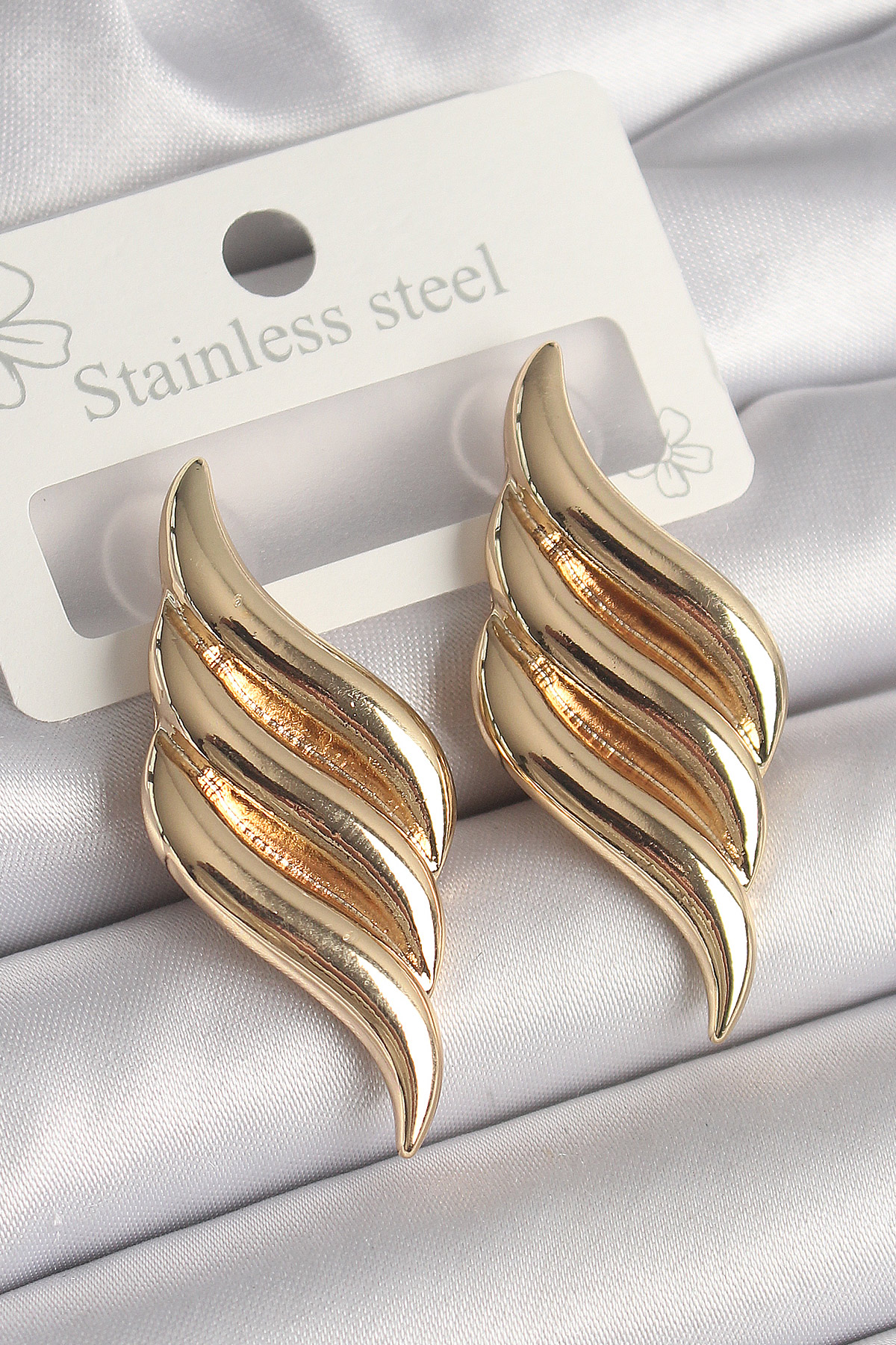 Pirinç Gold Renk 3 Sıra Dalga Model Kadın Küpe BKP10237