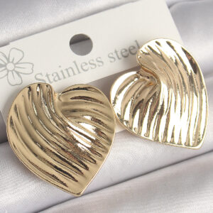 Pirinç Gold Renk İşlemeli Plaka Kalp Model Kadın Küpe BKP10247