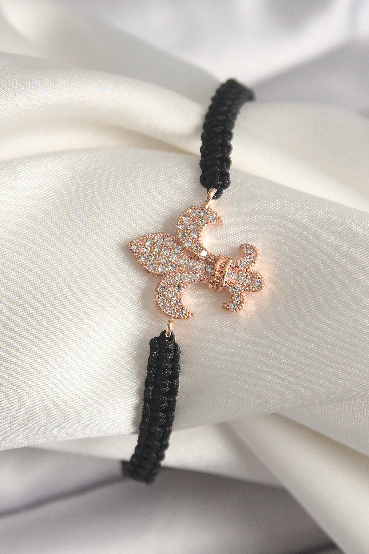 Pirinç Rose Renk Zirkon Taşlı Zambak Model Asansörlü Makrome Model Kadın Bileklik BB6802