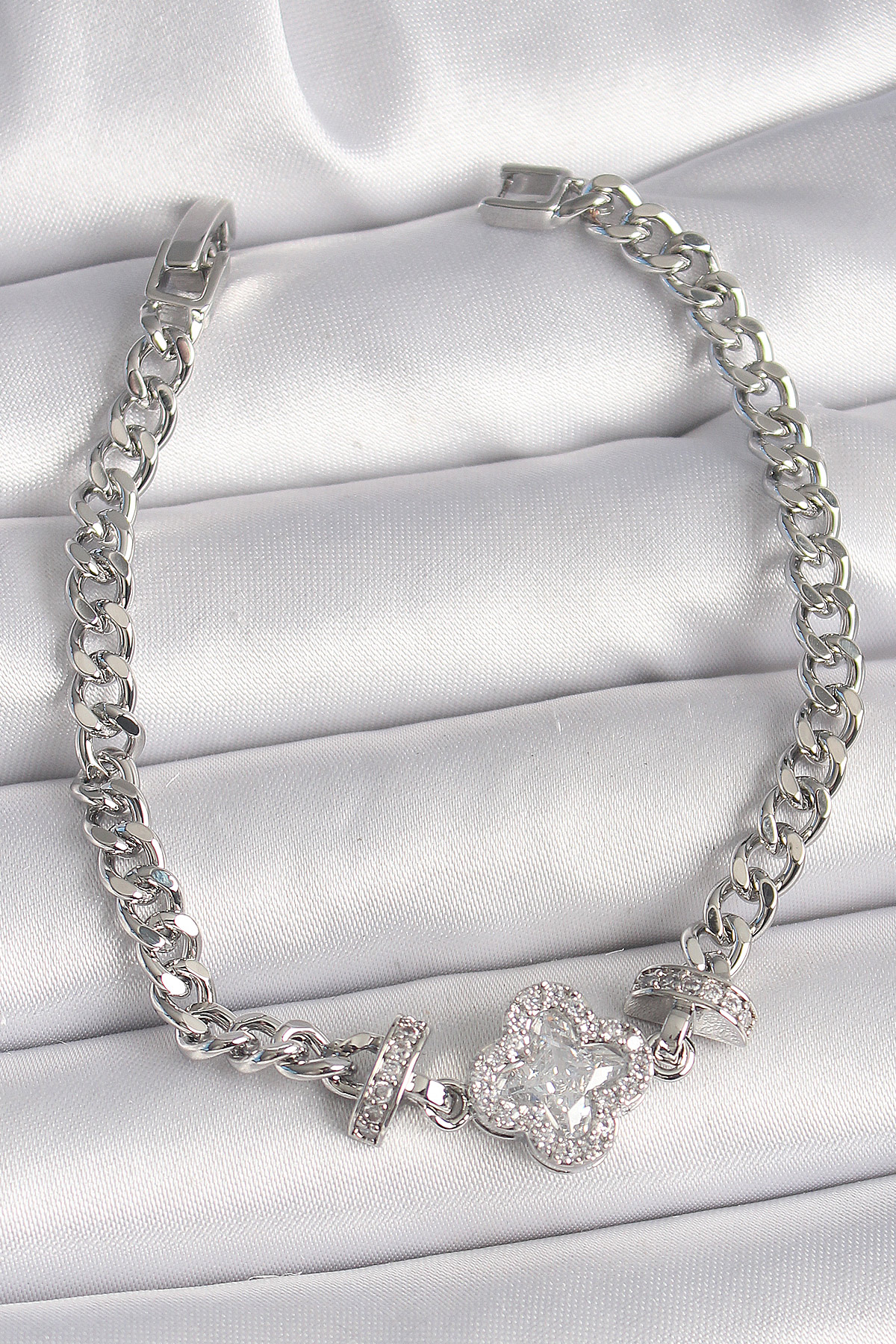 Pirinç Gümüş Renk Zirkon Taşlı Yonca Figür Zincir Model Kadın Bileklik BB6819