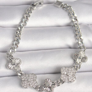 Pirinç Gümüş Renk Zincir Yonca Model Kadın Bileklik BB6837