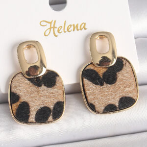 Pirinç Gold Renk Sallantı Kare Leopar Model Kadın Küpe BKP10338