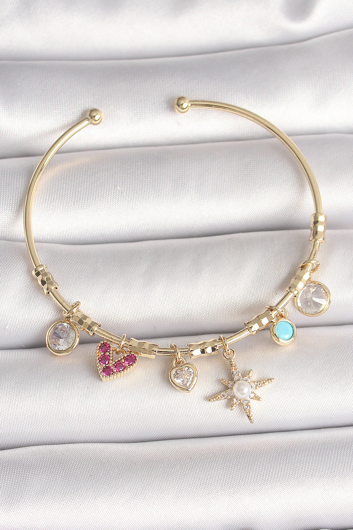Pirinç Gold Renk Zirkon Taşlı Sallantı Kutup Yıldız Figür İnci Detay Charm Kadın Bileklik BB6887