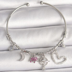 Pirinç Gümüş Renk Sallantı Zirkon Taşlı Gezegen Figür Kalp Detay Charm Kadın Bileklik BB6899
