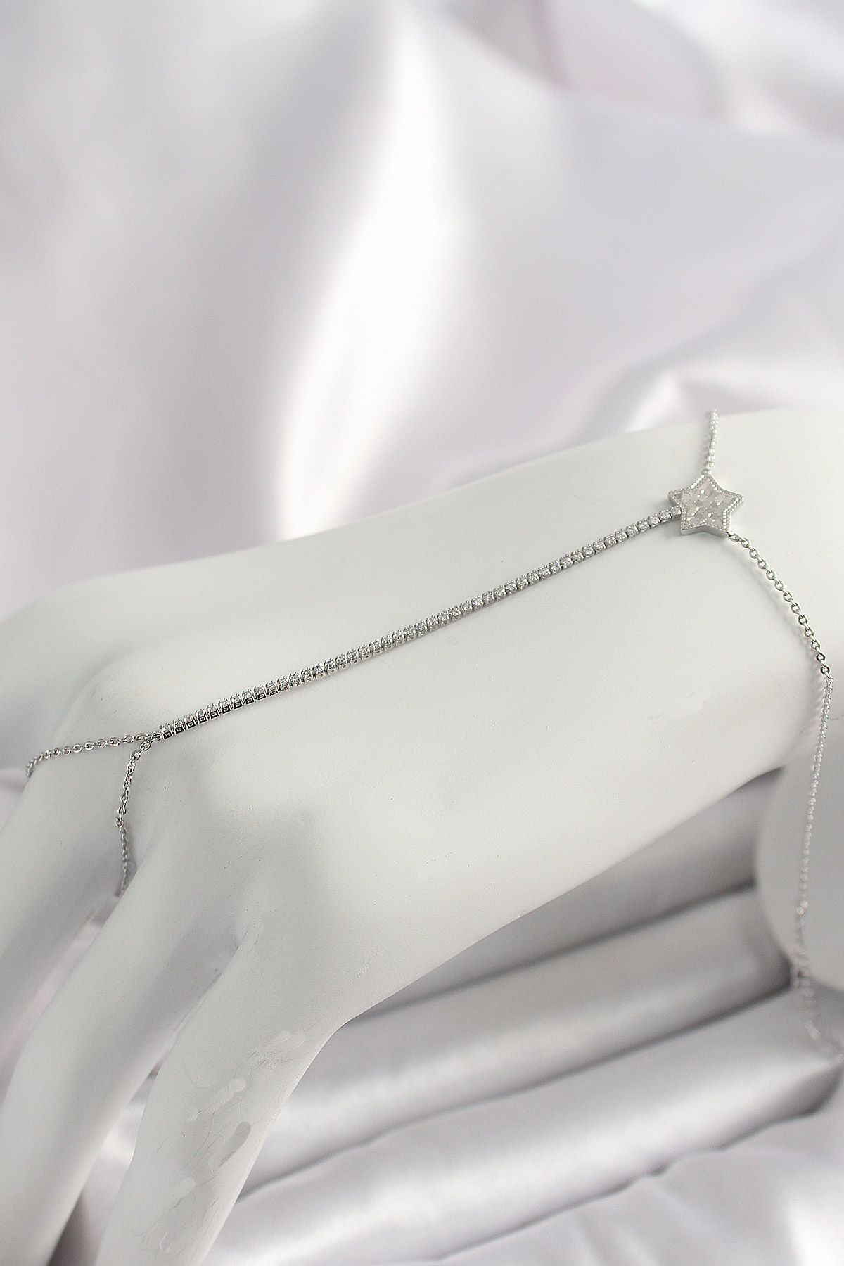 Pirinç Gümüş Renk Su Yolu Zirkon Taşlı Yıldız Model Kadın Şahmeran SN622