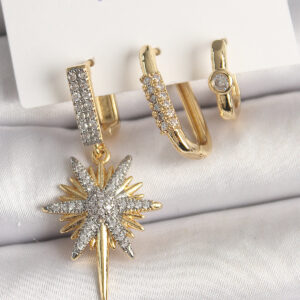 Pirinç Gold Renk Sallantı Zirkon Taşlı Kutup Yıldız Model 3'Lü Kadın Kombin Küpe BKP10473