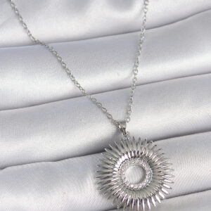 316L Çelik Gümüş Renk Zincir Zirkon Taşlı Nova Yıldız Model Kadın Kolye BKO10046