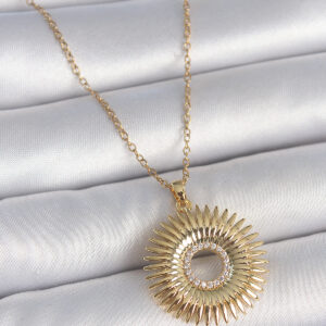 316L Çelik Gold Renk Zincir Zirkon Taşlı Nova Yıldız Model Kadın Kolye BKO10047