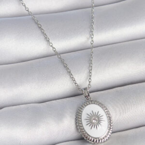 316L Çelik Gümüş Renk Beyaz Mineli Güneş İşlemeli Nazar Boncuk Detay Madalyon Model Kadın Kolye BKO10054