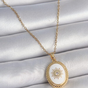 316L Çelik Gold Renk Zincir Beyaz Mineli Güneş İşlemeli Zirkon Taş Detaylı Madalyon Model Kadın Kolye BKO10055