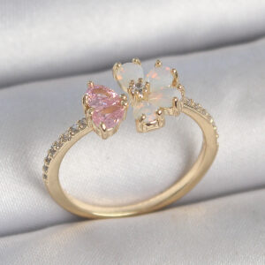 Pirinç Gold Renk Beyaz Mineli Pembe Zirkon Taşlı Çiçek Model Kadın Yüzük BYK3709