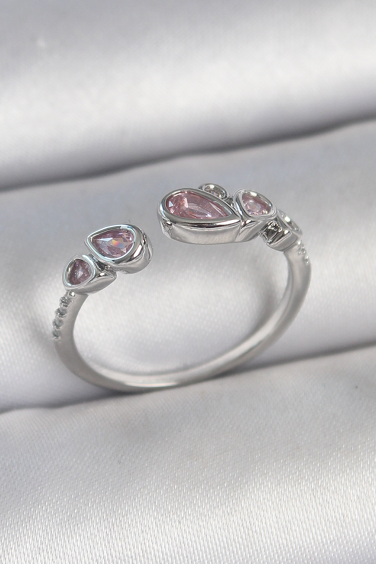 Pirinç Gümüş Renk Pembe Damla Zirkon Taşlı Ayarlanabilir Model Kadın Yüzük BYK3734