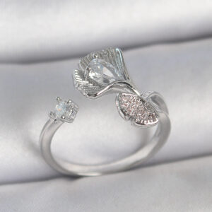 Pirinç Gümüş Renk Zirkon Taşlı Deniz Kabuğu Model Ayarlanabilir Kadın Yüzük BYK3740