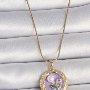 316L Çelik Gold Renk Zincir Mor Çiçek İşlemeli İnci Detay Potre Model Kadın Kolye BKO10081