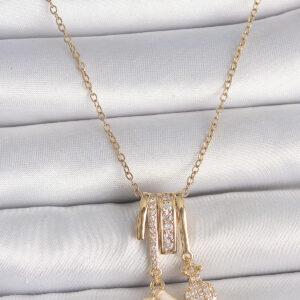 316L Çelik Gold Renk Zirkon Taşlı Sallantı Fotoğraf Makinası Figür Charm Kadın Kolye BKO10097