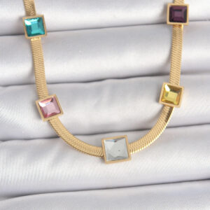 316L Çelik Gold Renk İtalyan Zincir Model Kare Renkli Zirkon Taşlı Kadın Kolye BKO10118