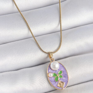 316L Çelik Gold Renk Zincir Mor Mineli Oval İncili Çiçek İşlemeli Portre Model Kadın Kolye BKO10177