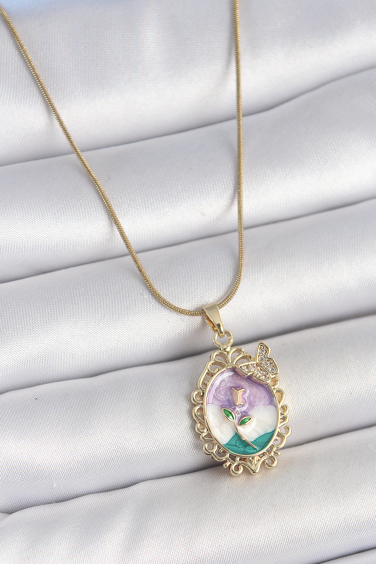 316L Çelik Gold Renk Zincir Mix Renk Mineli Çiçek İşlemeli Zirkon Taş Detaylı Portre Model Kadın Kolye BKO10184